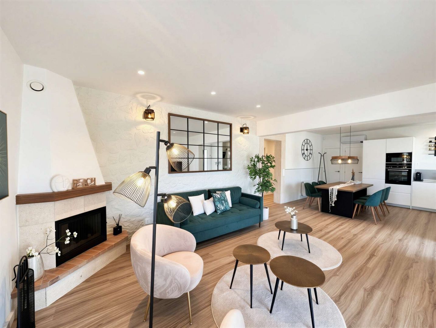 Elegant Open-Plan Living, Dining & Kitchen Area
