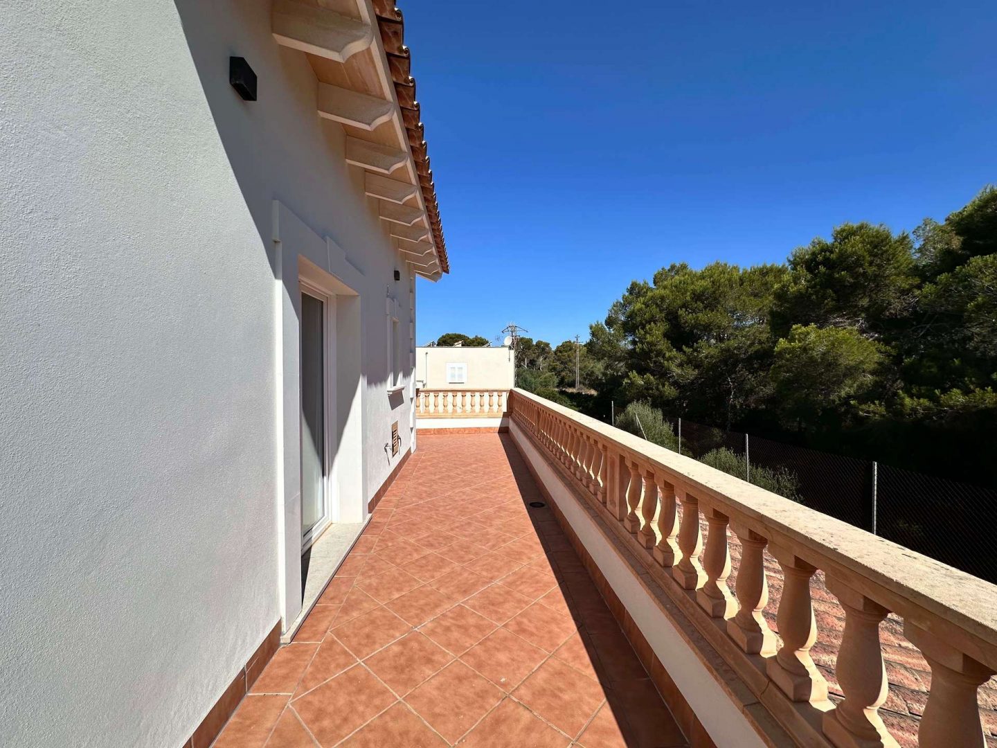 Wraparound Balcony with Sea Views