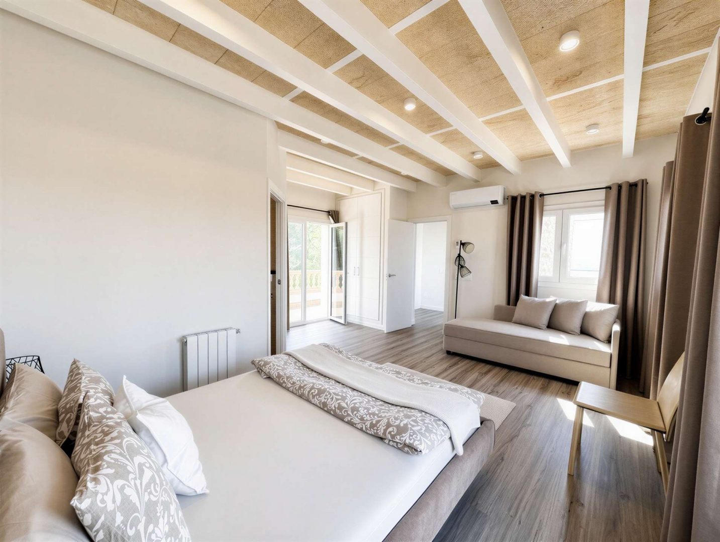 Master Suite with En-Suite Bathroom