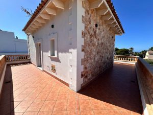 Wraparound Balcony with Sea Views