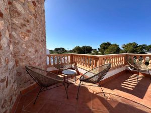 Wraparound Balcony with Sea Views