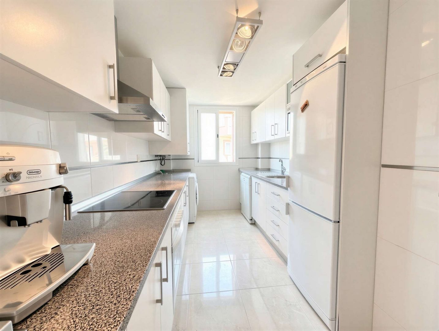 Modern Fully Equipped Kitchen