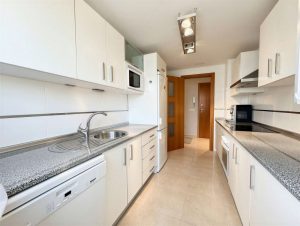 Modern Fully Equipped Kitchen