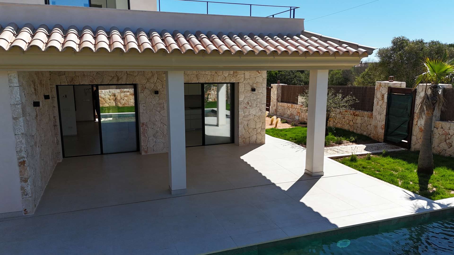 Outdoor living in the shade