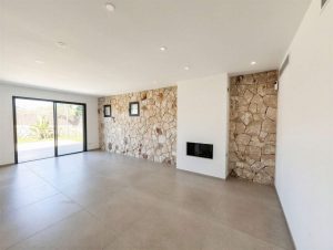 Bright living and dining area