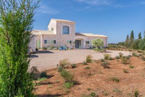 An Exceptional Country Estate