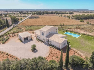 An Exceptional Country Estate