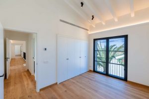 Wake up to panoramic sea views