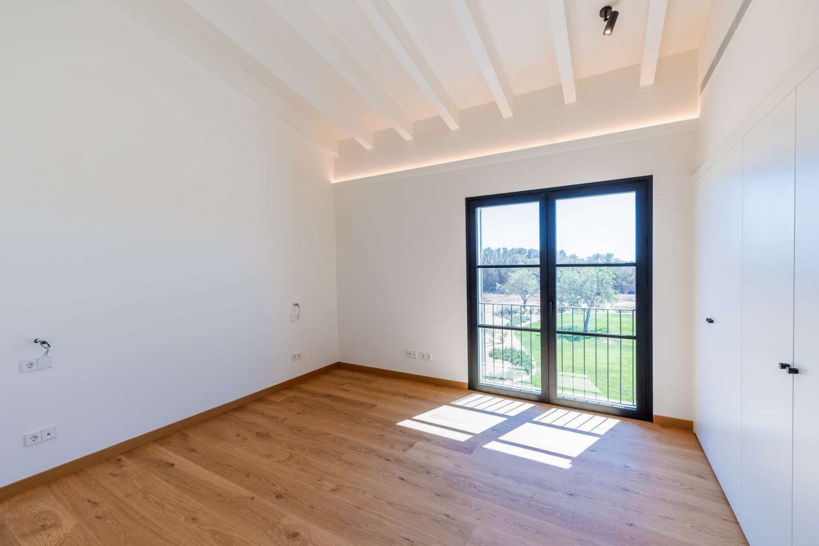 Wake up to panoramic sea views