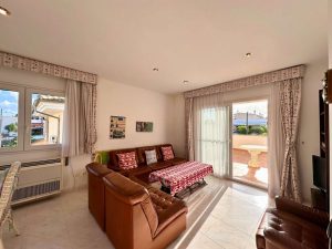 Open-Plan Living & Kitchen