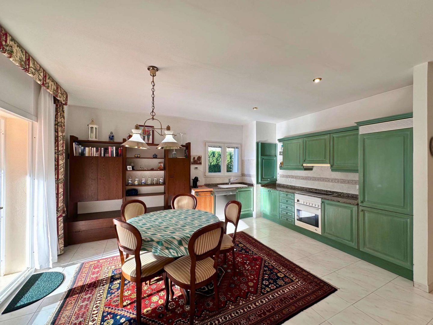 Where Living Meets Dining
