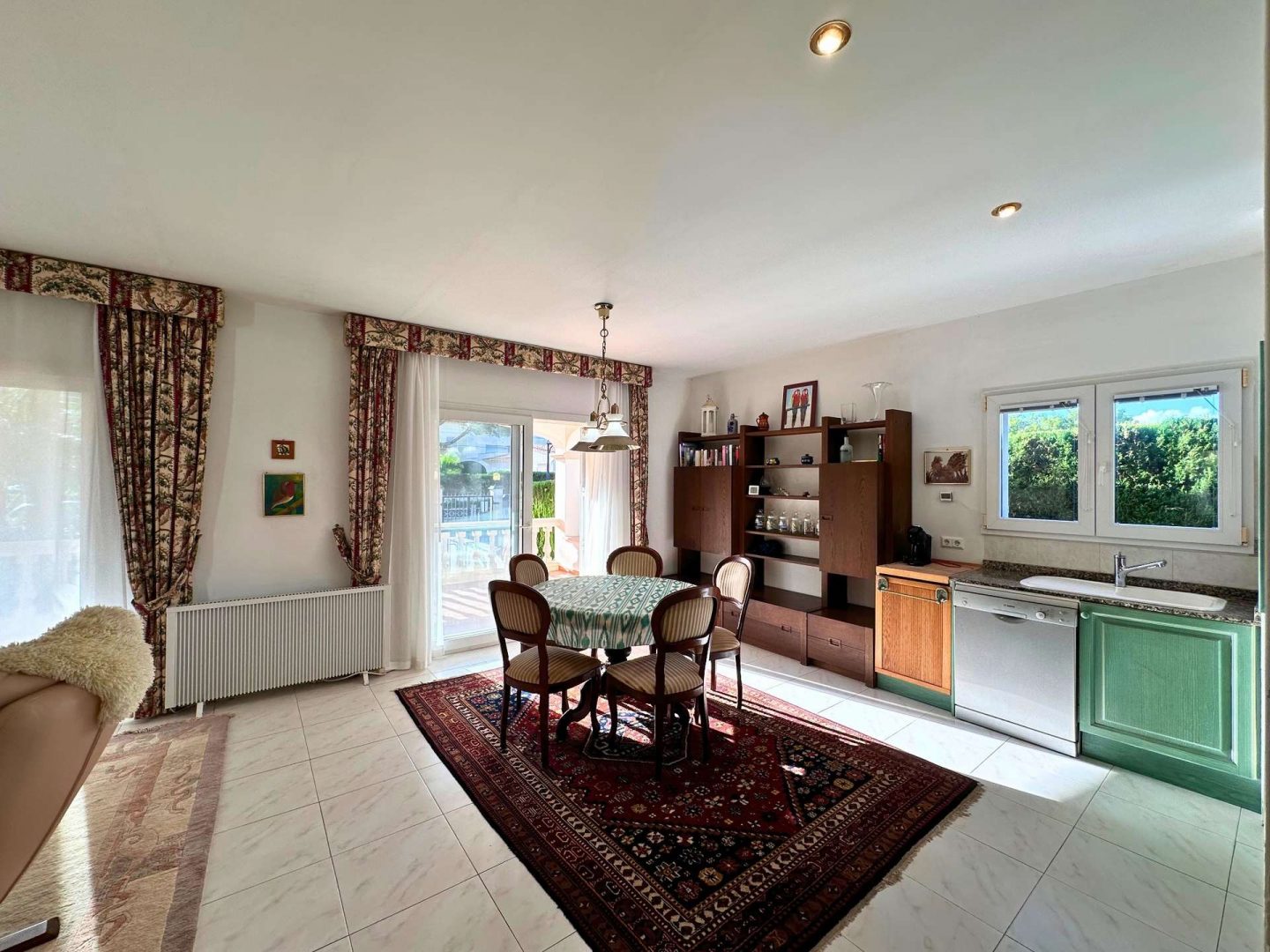 Where Living Meets Dining