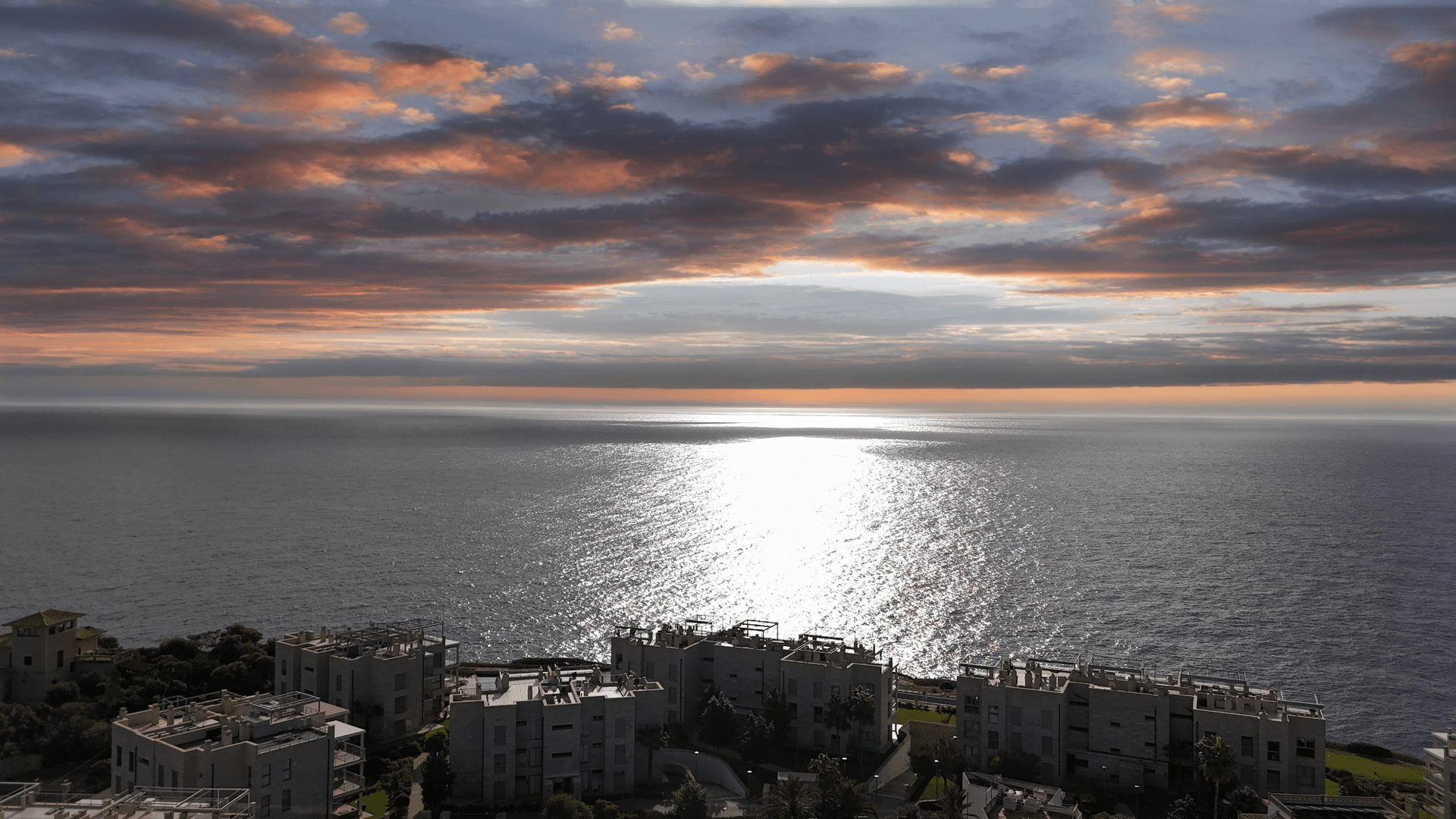 Endless Views, Moments from the Sea