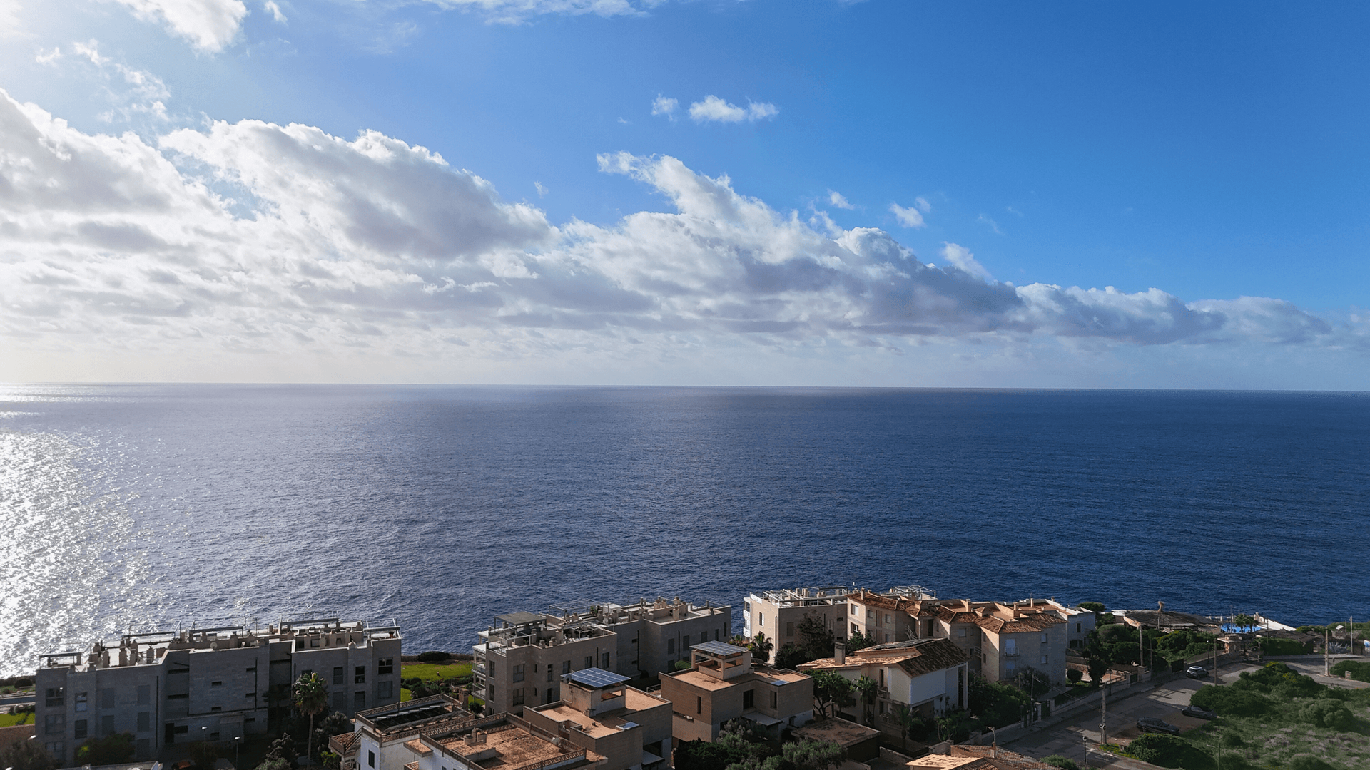 Endless Views, Moments from the Sea